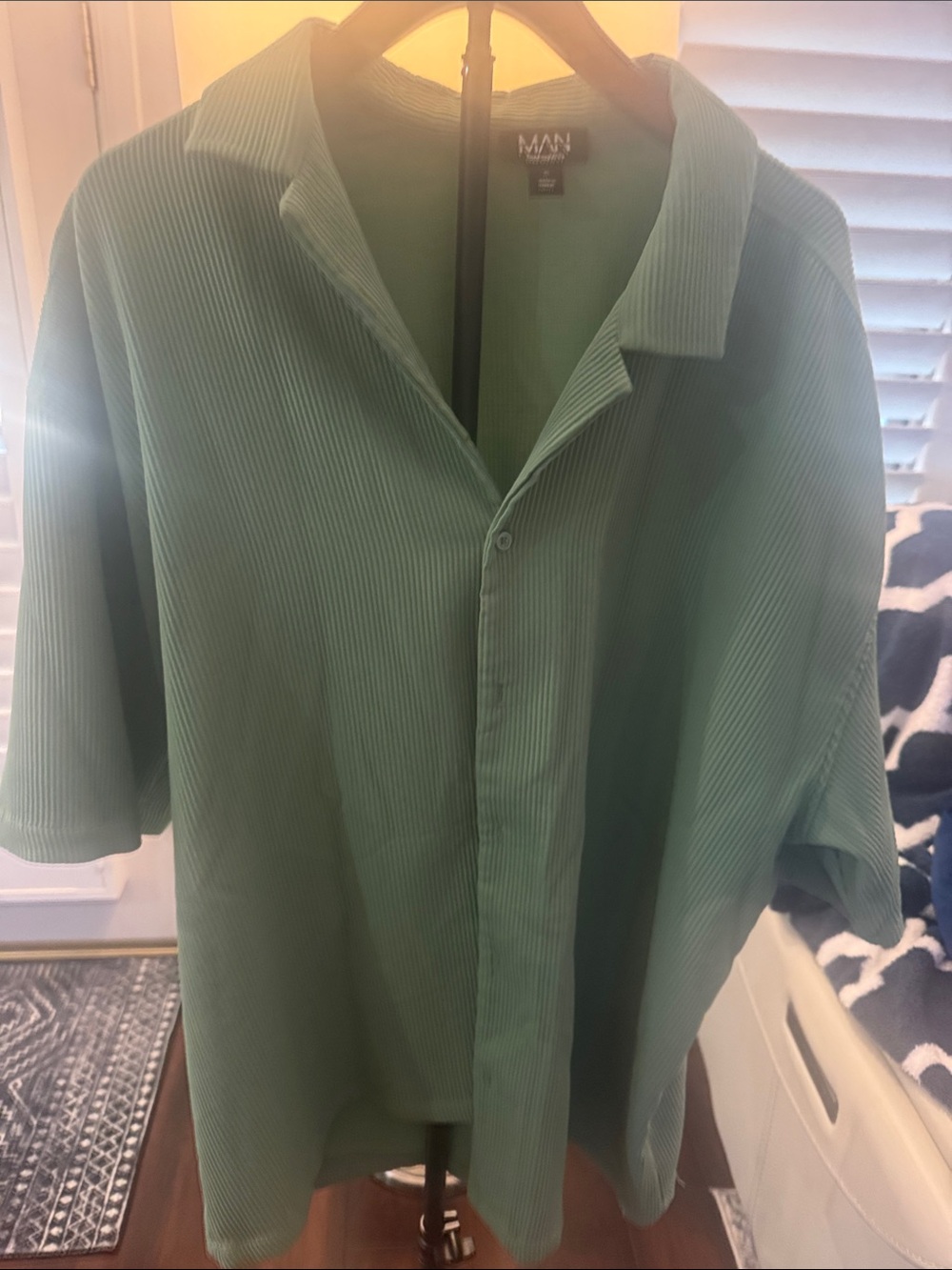 Boohoo Men's Sage Green Short-Sleeve Button-Down Shirt